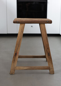 Stary stołek z drewna wiązowego VII -10%